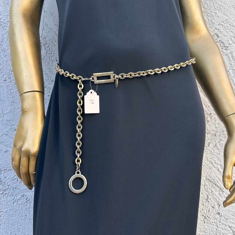 Made in Hong Kong Vintage metal chain belt- total length 39” vintage tarnishing